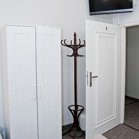 Rodmos Hostel Lublin Eksteriør bilde