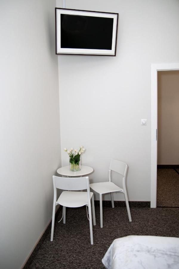 Rodmos Hostel Lublin Eksteriør bilde